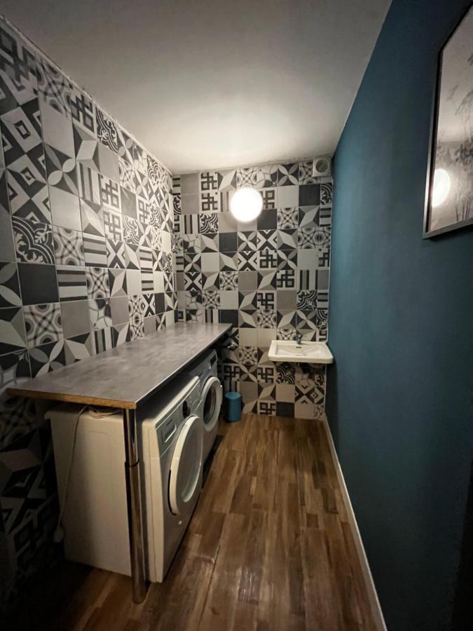 Apartment 2 Pieces Avec Terrasse Proche Centre - Parking Gratuit A Proximite Lourdes