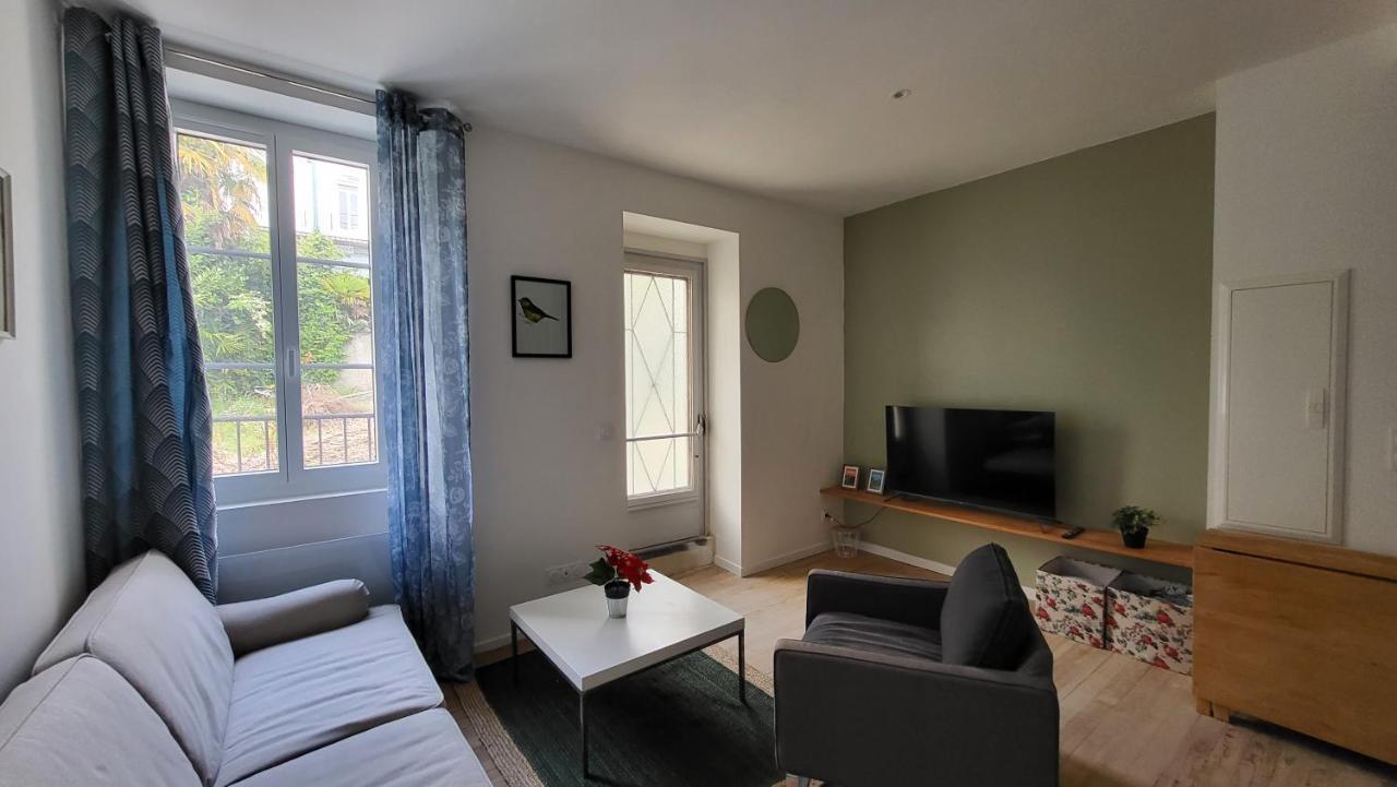 2 Pieces Avec Terrasse Proche Centre - Parking Gratuit A Proximite Apartment