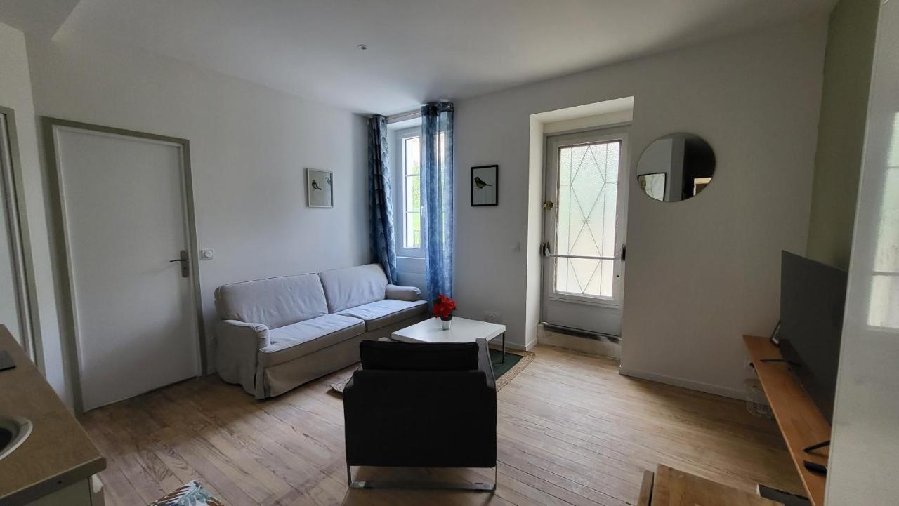 2 Pieces Avec Terrasse Proche Centre - Parking Gratuit A Proximite Lourdes