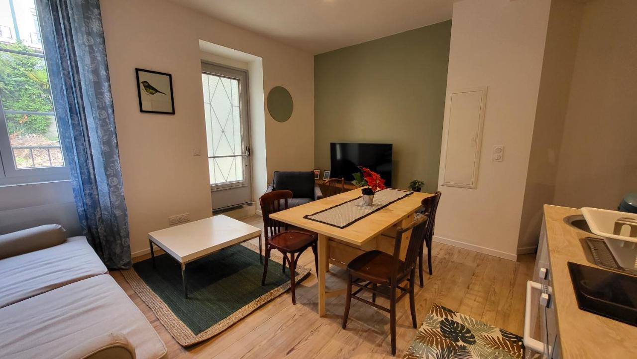 Apartment 2 Pieces Avec Terrasse Proche Centre - Parking Gratuit A Proximite Lourdes