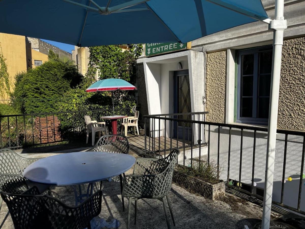 Apartment 2 Pieces Avec Terrasse Proche Centre - Parking Gratuit A Proximite Lourdes